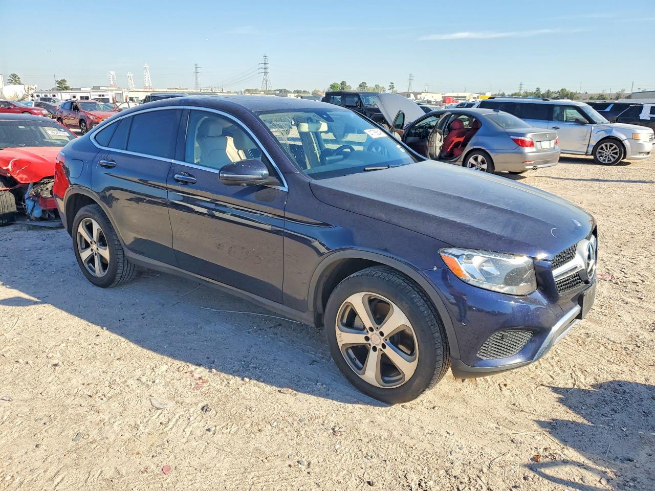 2017 Mercedes-Benz Glc Coupe 300 4Matic - Image 4