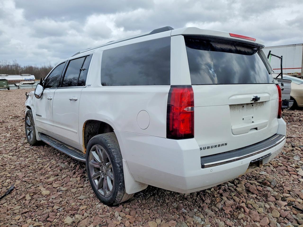 2016 Chevrolet Suburban K1500 Ltz - Фото 2