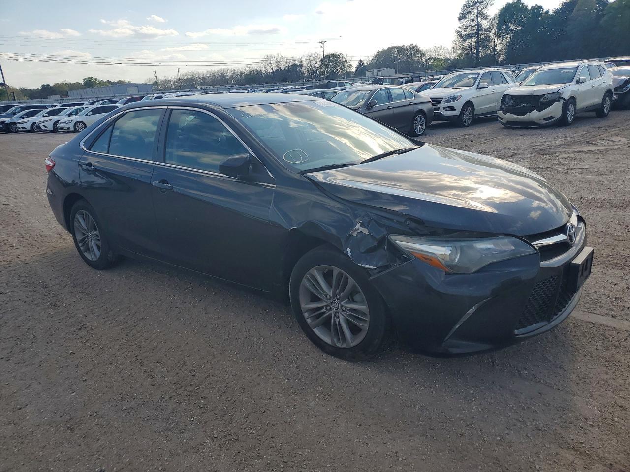 2015 Toyota Camry Le - Фото 4