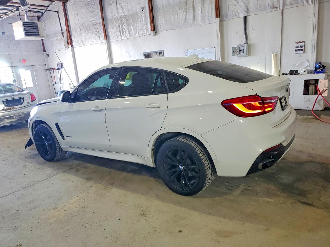 2018 BMW X6 xDrive35I - Фото 2