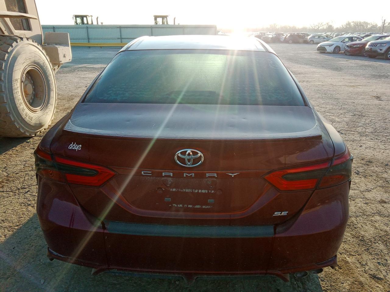 2018 Toyota Camry L - Image 6