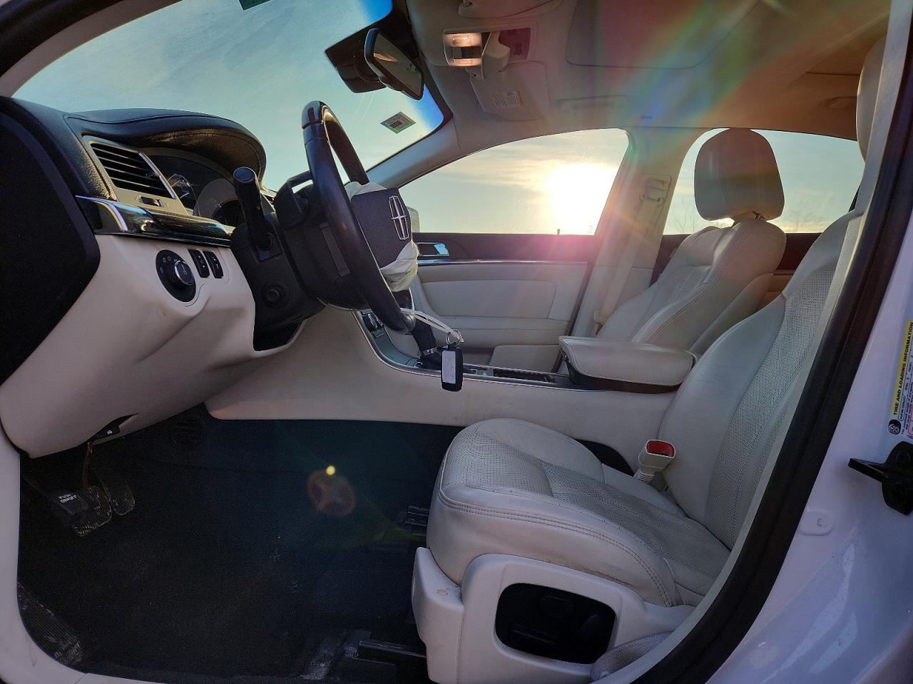 2011 Lincoln Townhouse Mks - Image 7