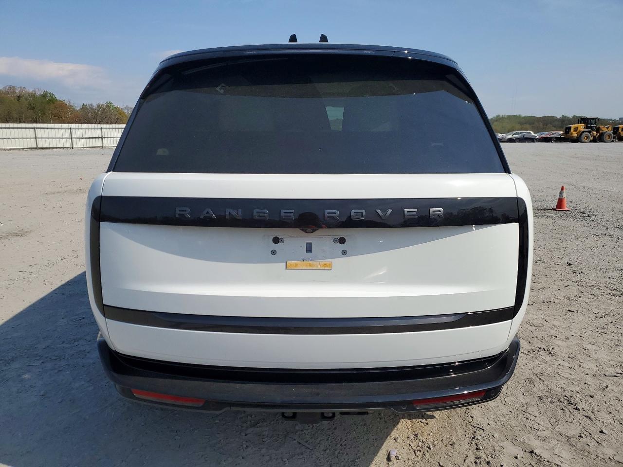 2025 Land Rover Range Rover Se - Image 6