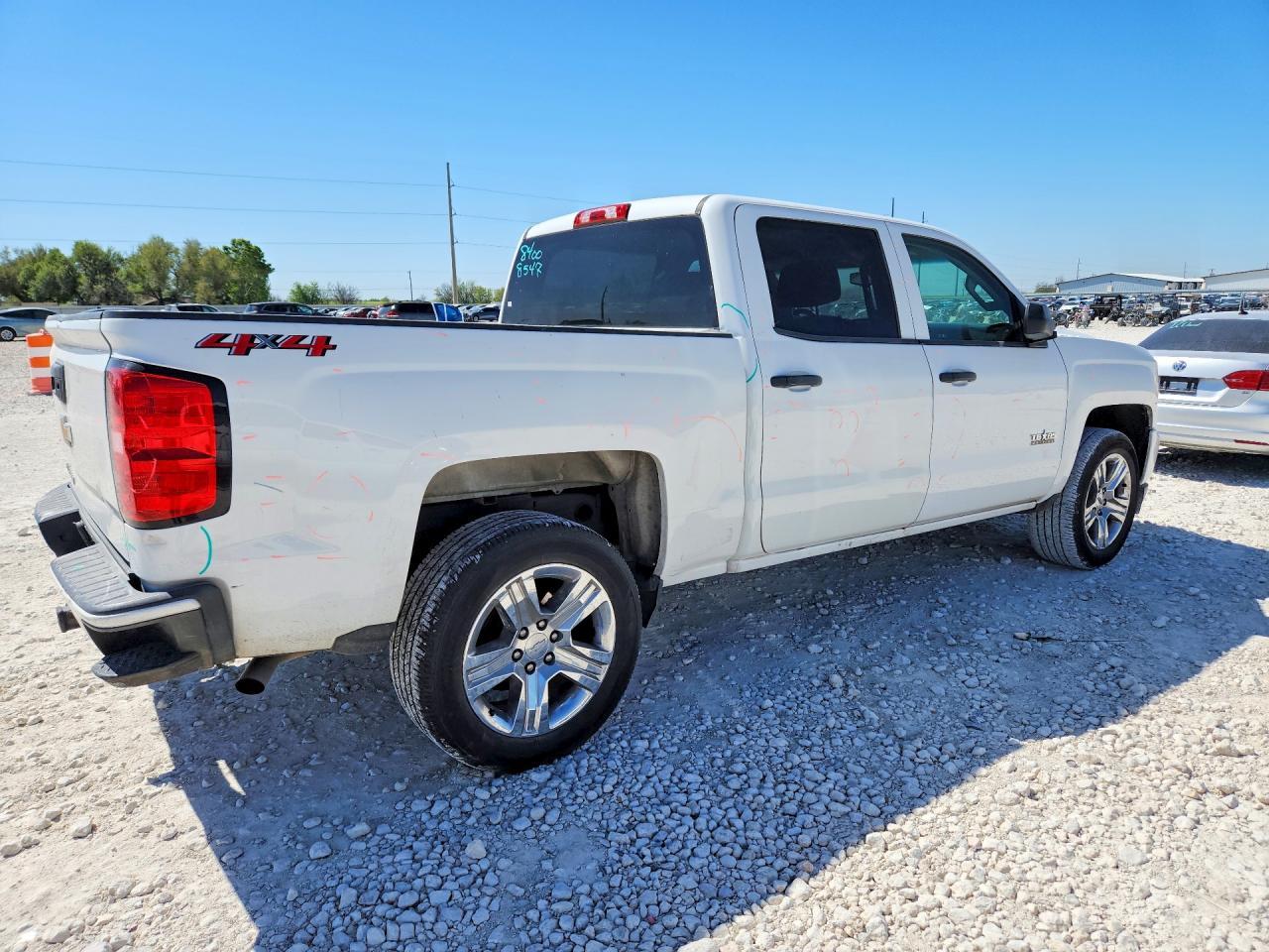 2018 Chevrolet Silverado K1500 Custom - Фото 3