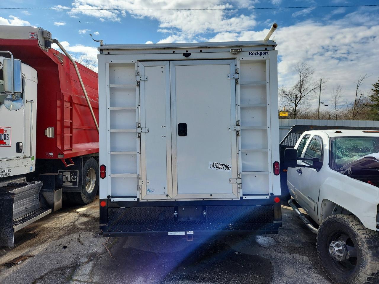 2023 Chevrolet Express G3500 Utl ** R & D * Pri Fleet ** - Image 6