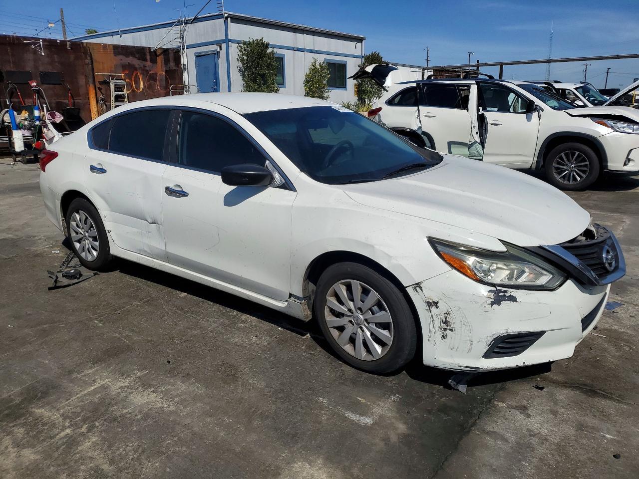 2016 Nissan Altima 2.5 S - Фото 4