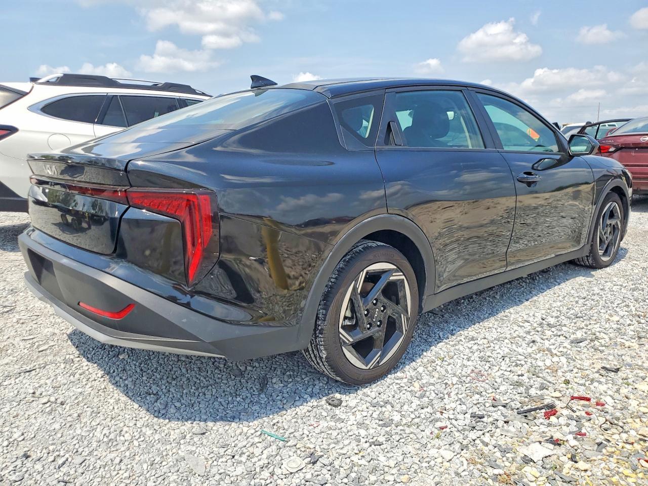 2025 Kia K4 Lxs - Фото 3