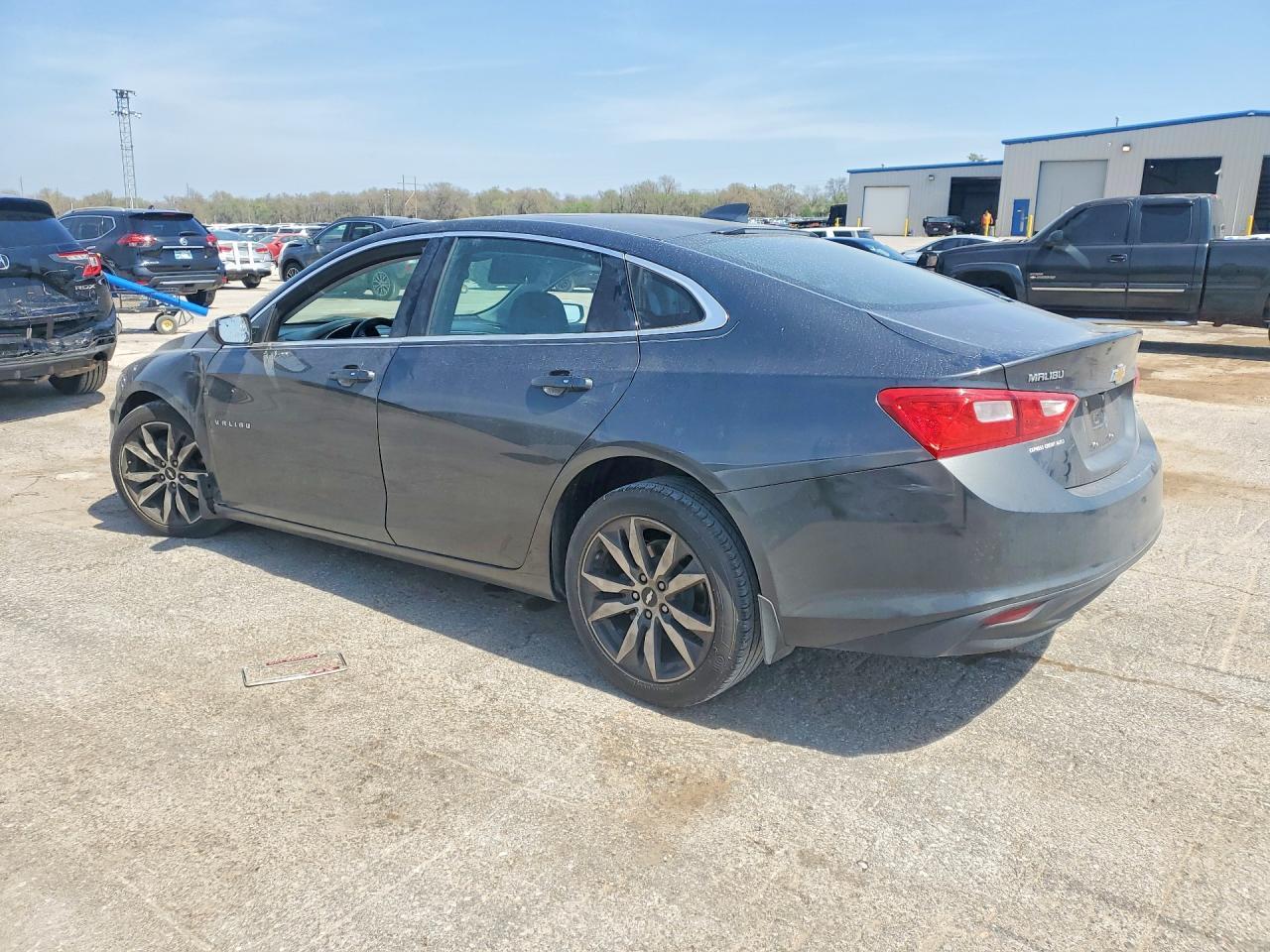 2016 Chevrolet Malibu - Фото 2