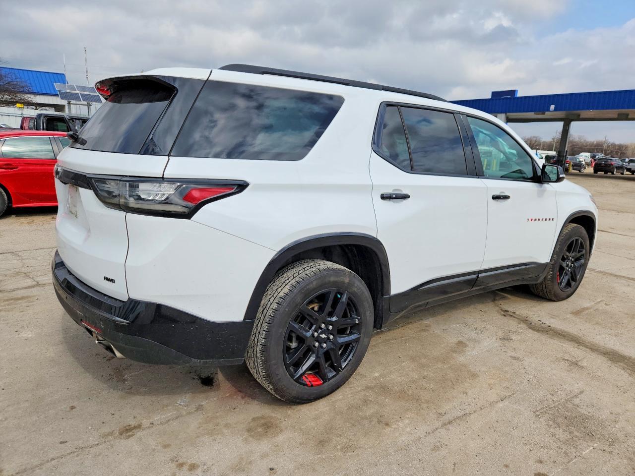 2020 Chevrolet Traverse Premier - Фото 3