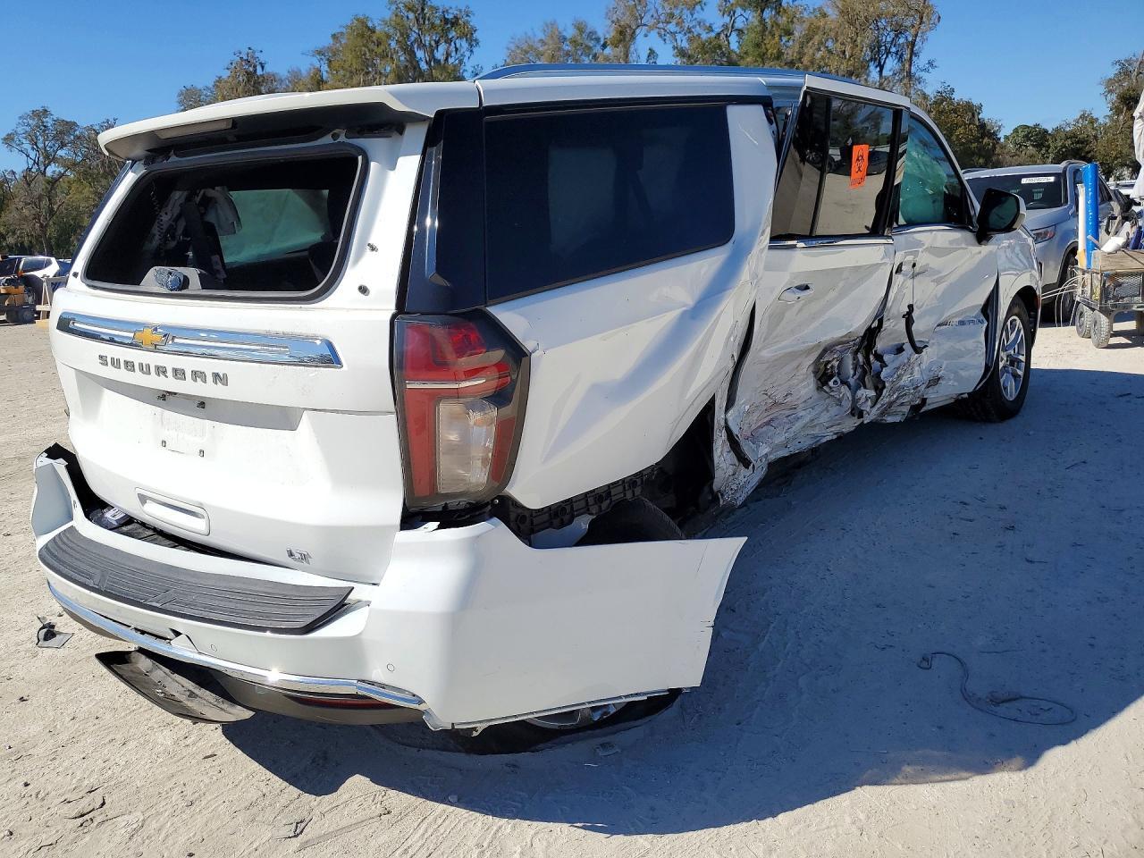 2021 Chevrolet Suburban C1500 Lt - Image 3