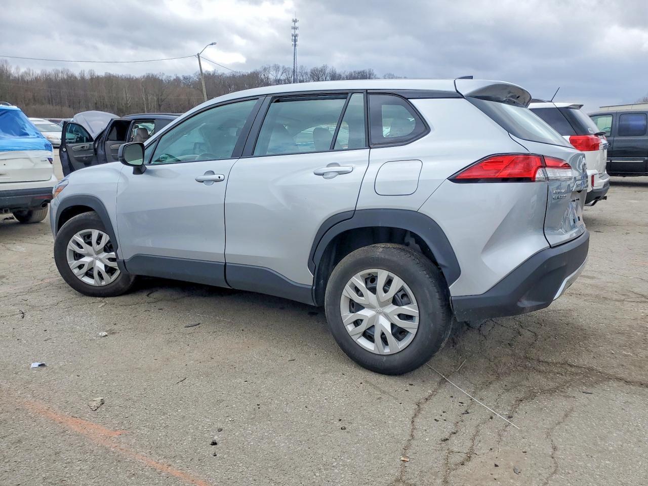 2022 Toyota Corolla Cross L - Фото 2