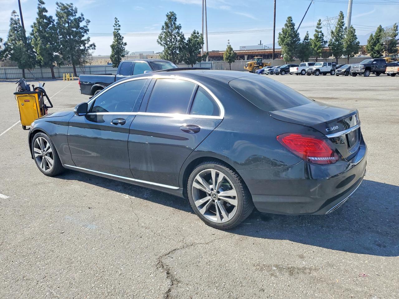 2019 Mercedes-Benz C 300 - Фото 2