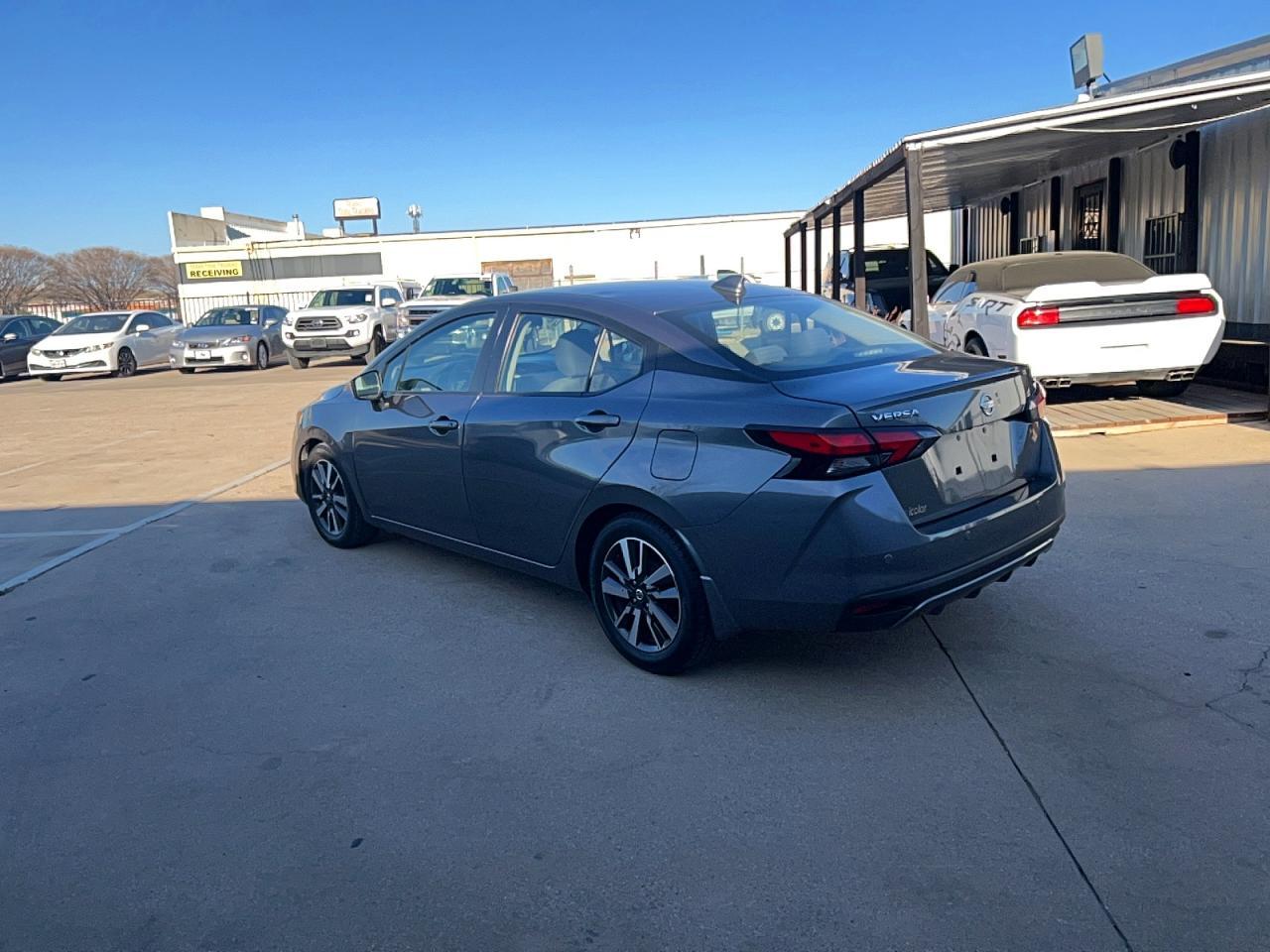 2020 Nissan Versa Sv - Фото 3