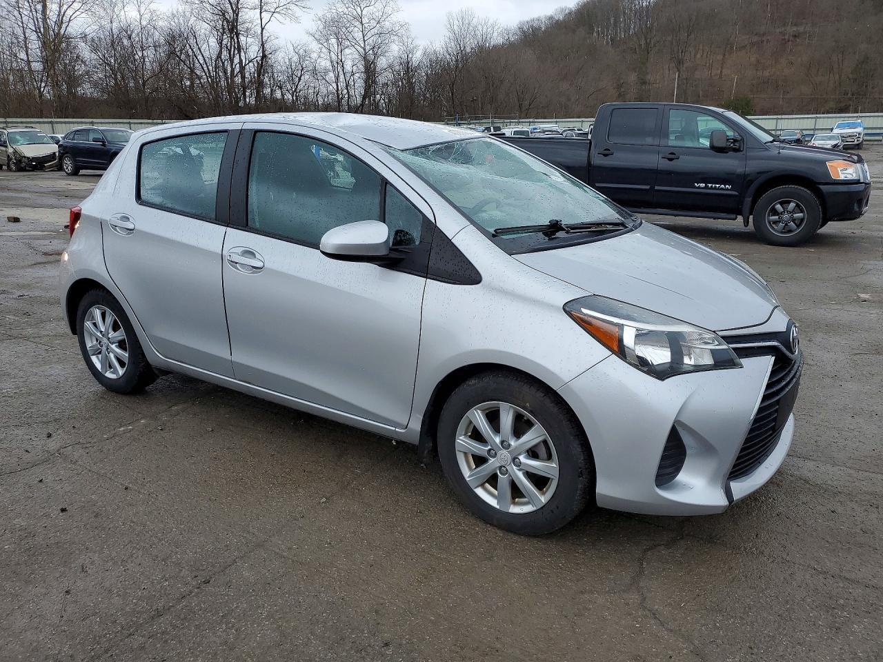 2015 Toyota Yaris 5-Door Le - Фото 4