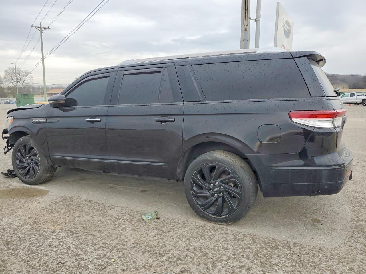 2023 Lincoln Navigator L Reserve - Image 2