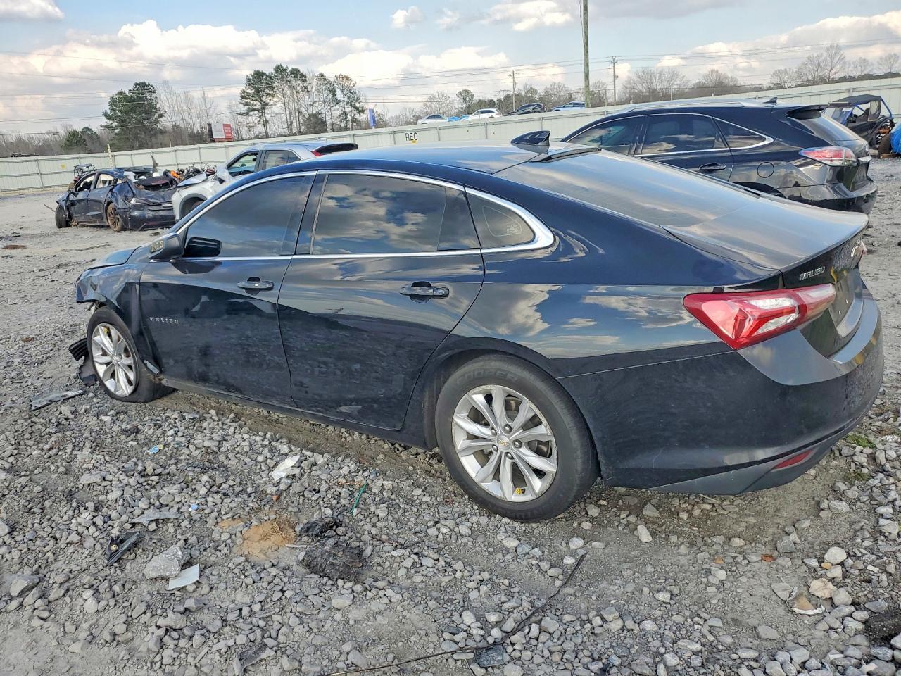 2022 Chevrolet Malibu Lt - Image 2