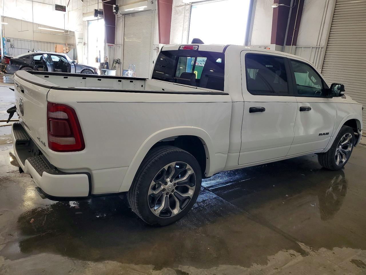 2021 Ram 1500 Laramie - Фото 3