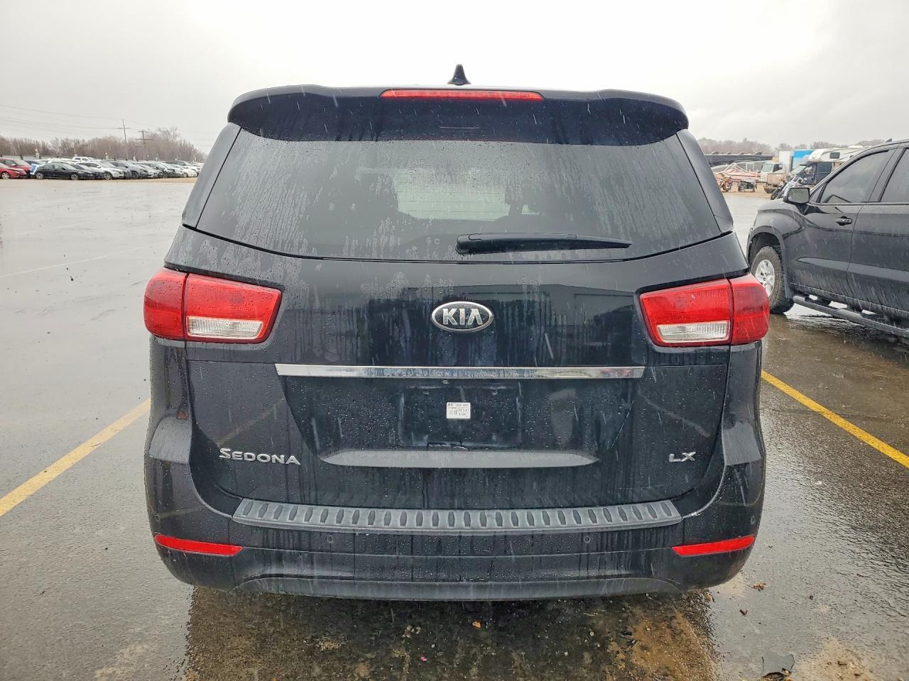 2015 Kia Sedona Lx - Image 6
