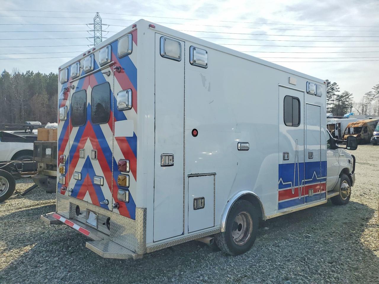 2022 Ford E450 Ambulance - Image 3