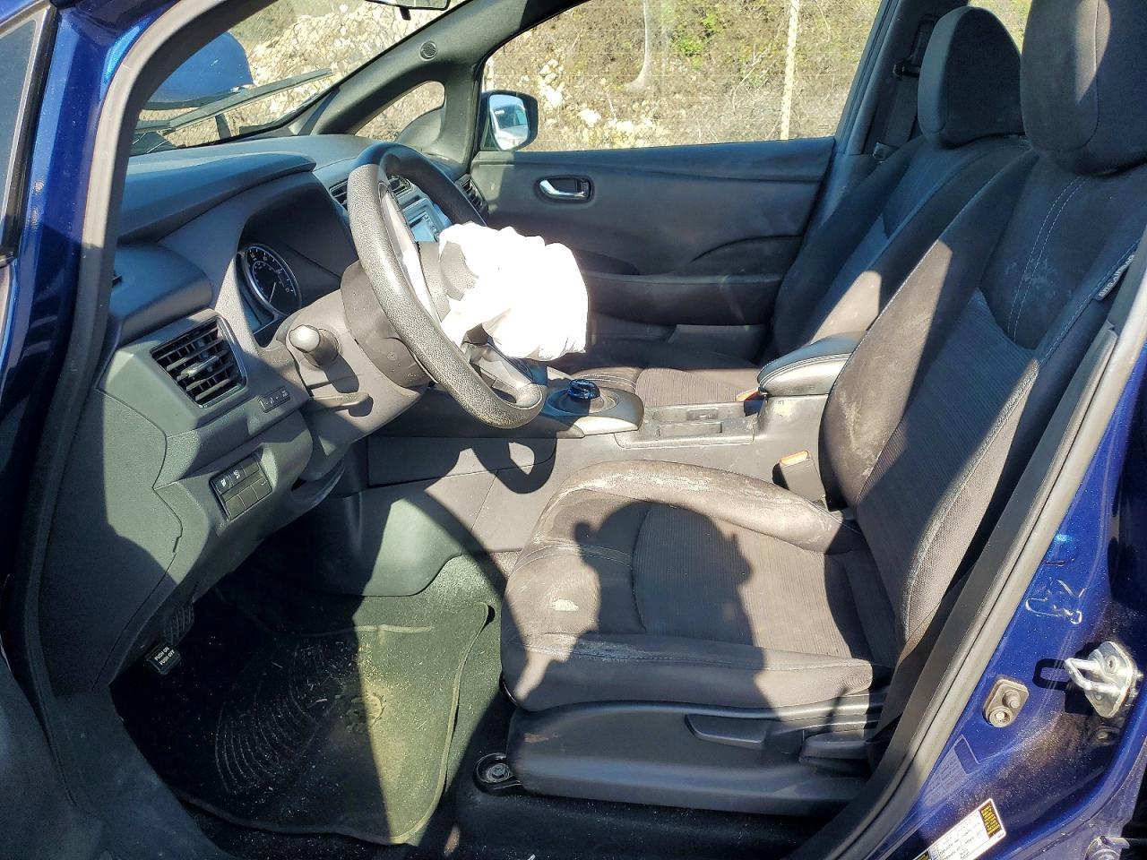 2019 Nissan Leaf S - Image 7