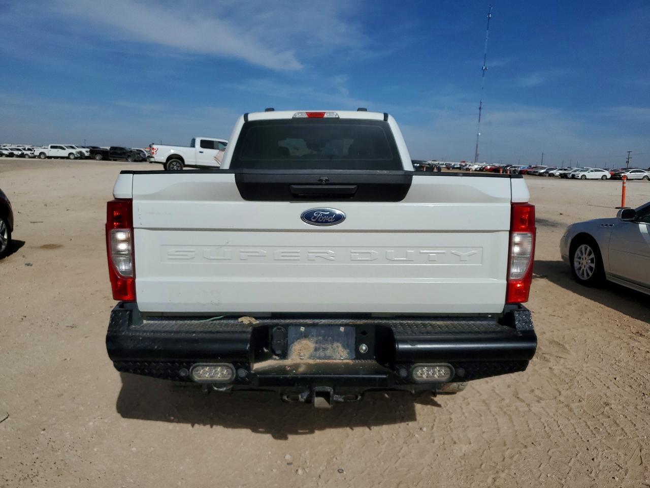 2022 Ford F250 Super Duty - Фото 6