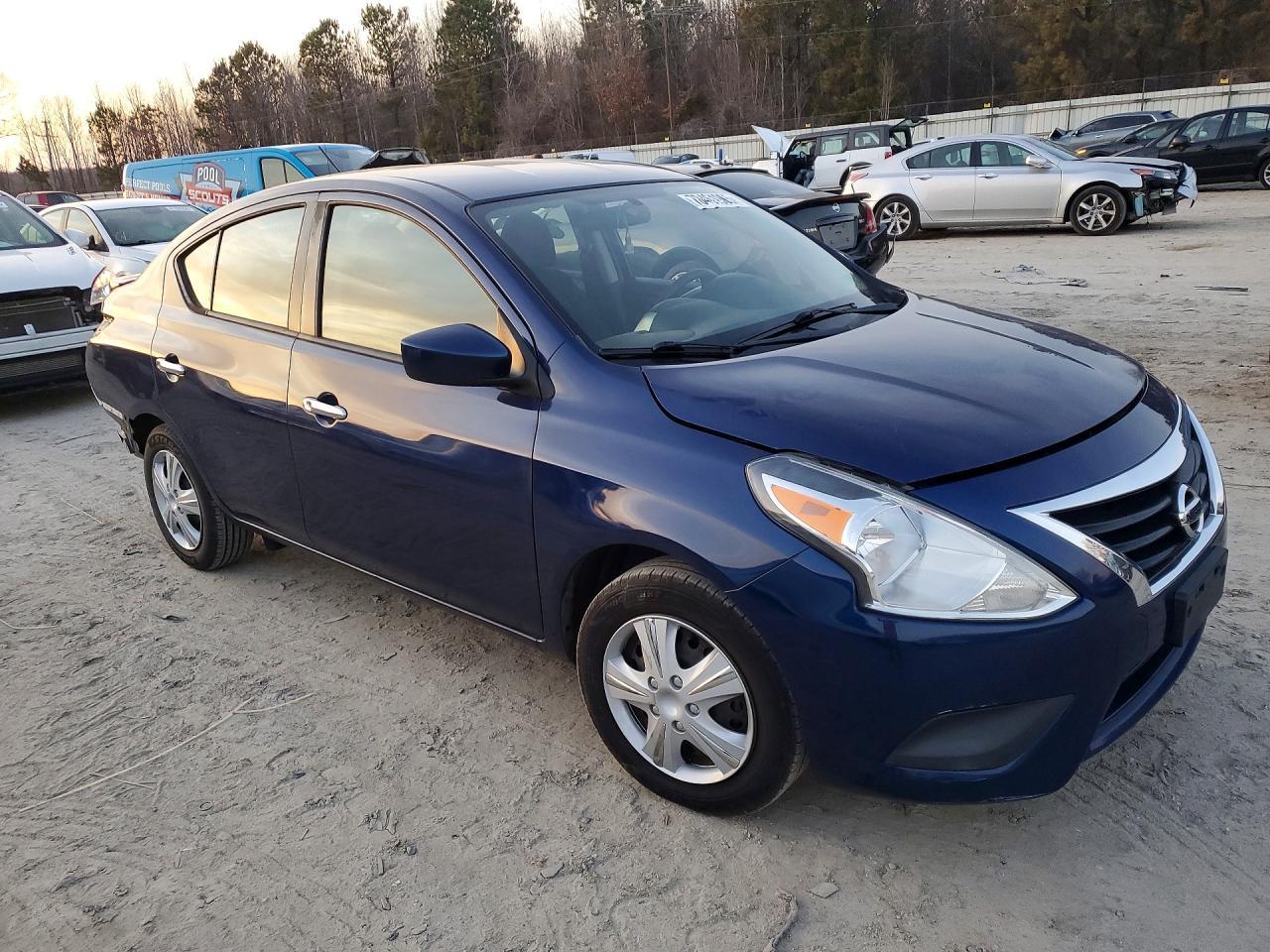 2018 Nissan Versa S - Фото 4