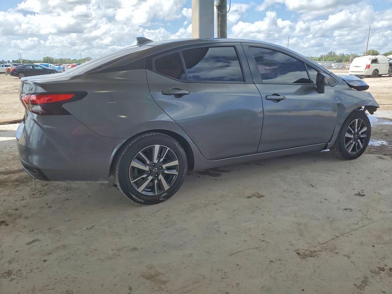 2021 Nissan Versa Sv - Image 3