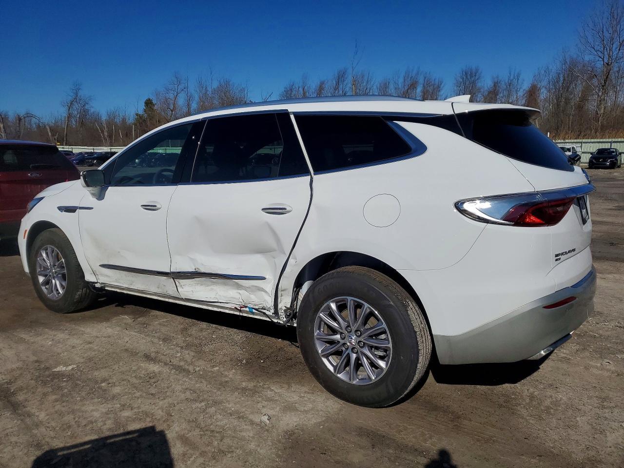 2023 Buick Enclave Essence - Image 2