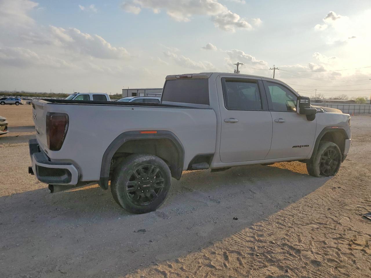 2023 GMC Sierra - Image 3