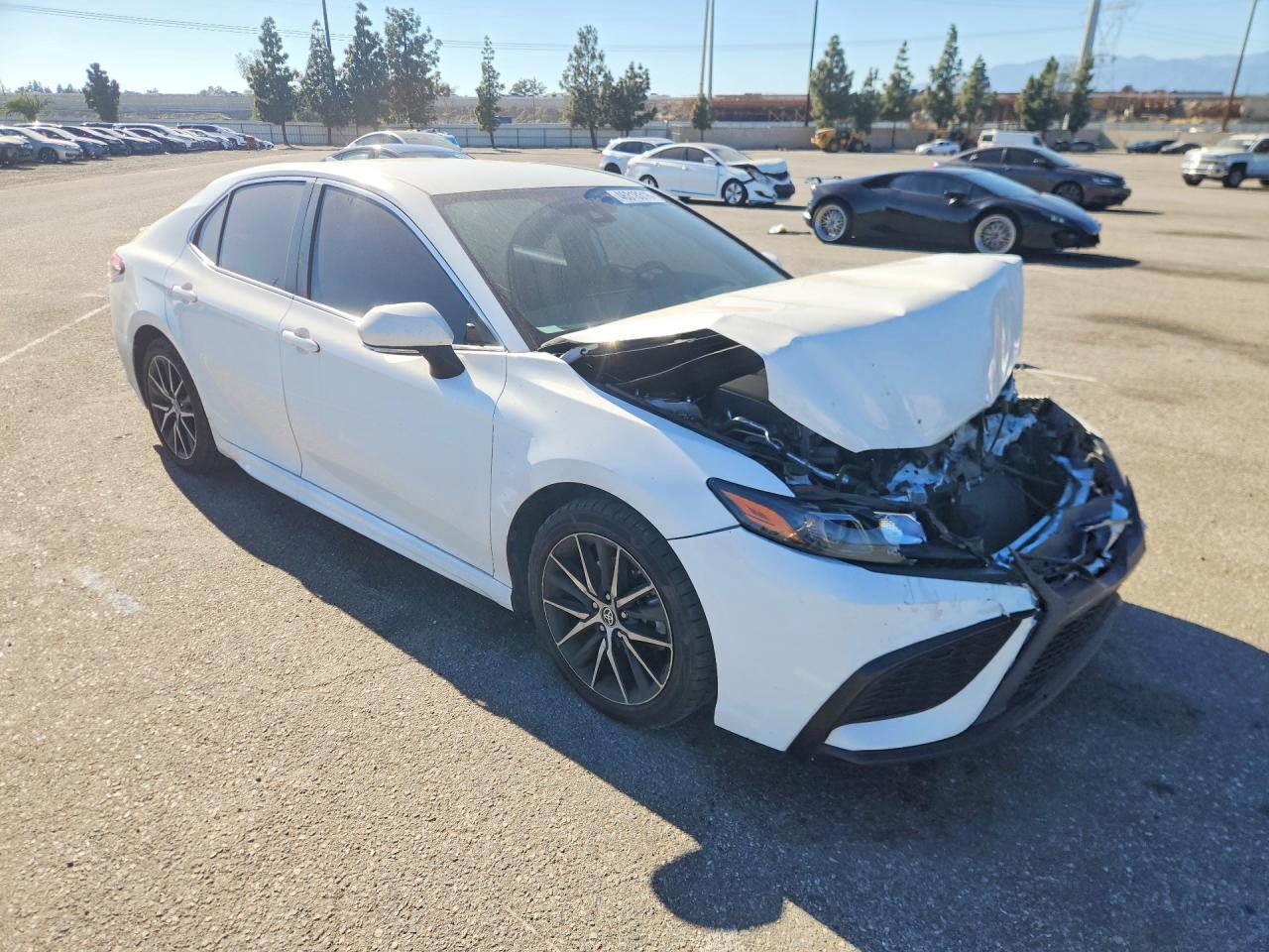 2022 Toyota Camry Se - Фото 4