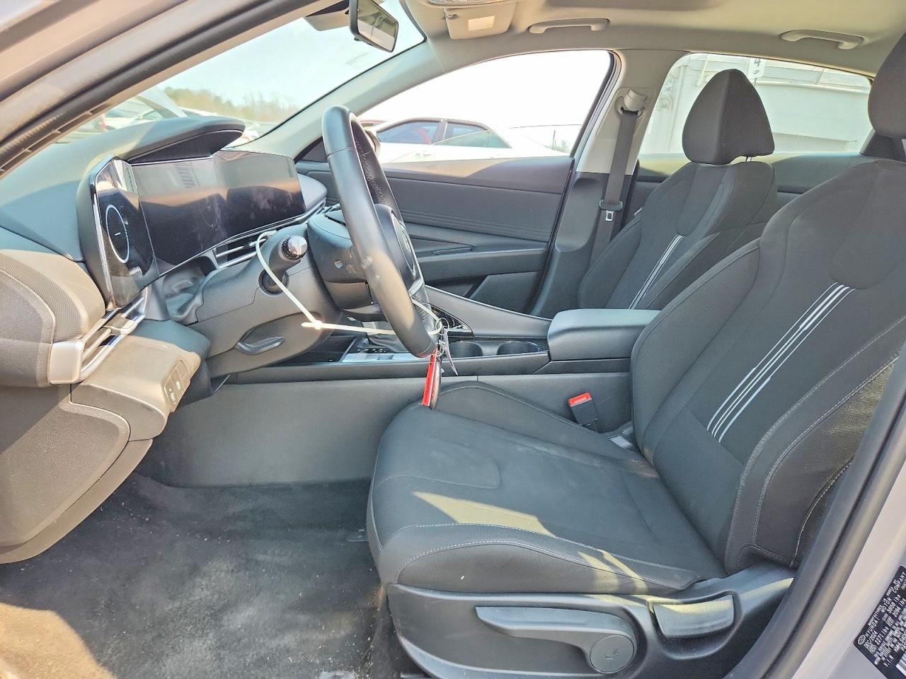 2021 Toyota Corolla Le - Фото 7