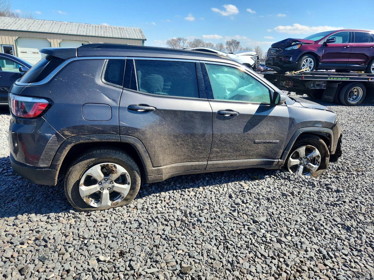2018 Jeep Compass Latitude - Image 3