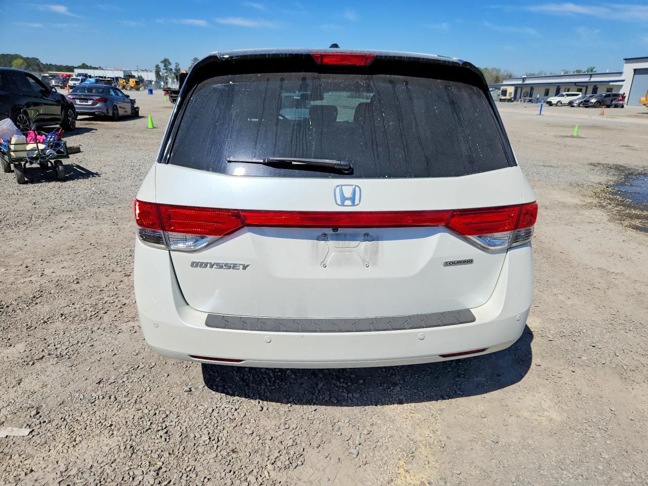 2014 Honda Odyssey Touring - Image 6