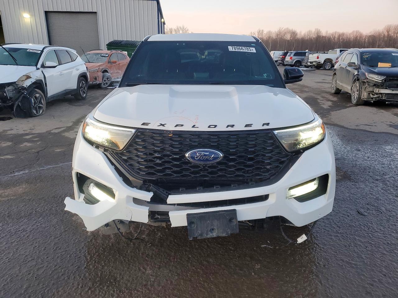 2022 Ford Explorer St - Фото 5