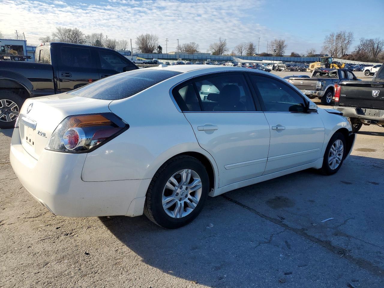 2011 Nissan Altima 2.5 - Фото 3