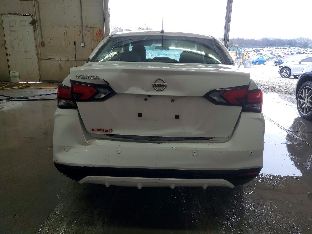 2020 Nissan Versa S - Фото 6