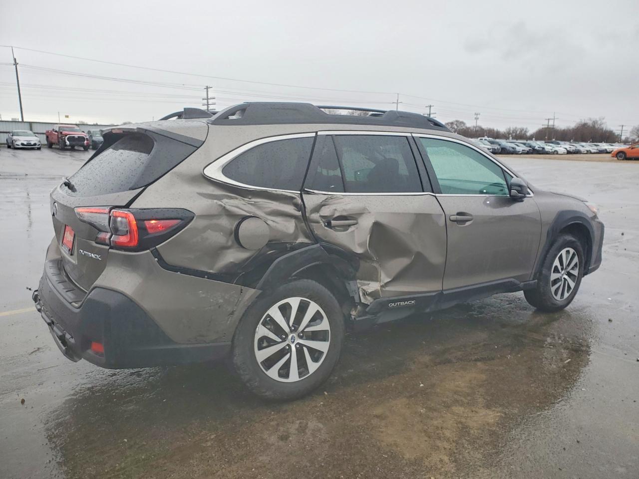 2024 Subaru Outback Premium - Image 3