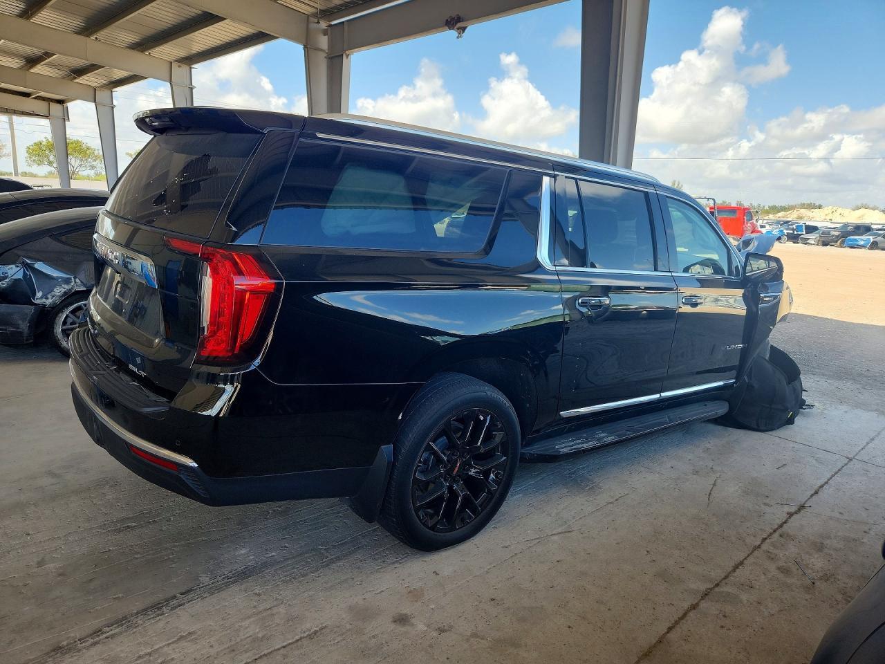 2023 GMC Yukon Xl K1500 Slt - Фото 3