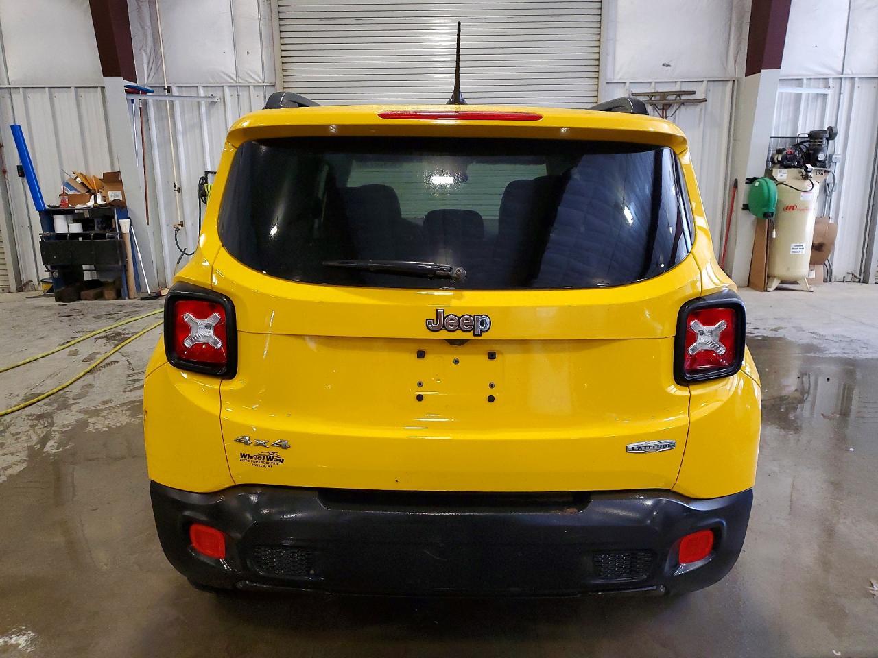 2017 Jeep Renegade Latitude - Image 6