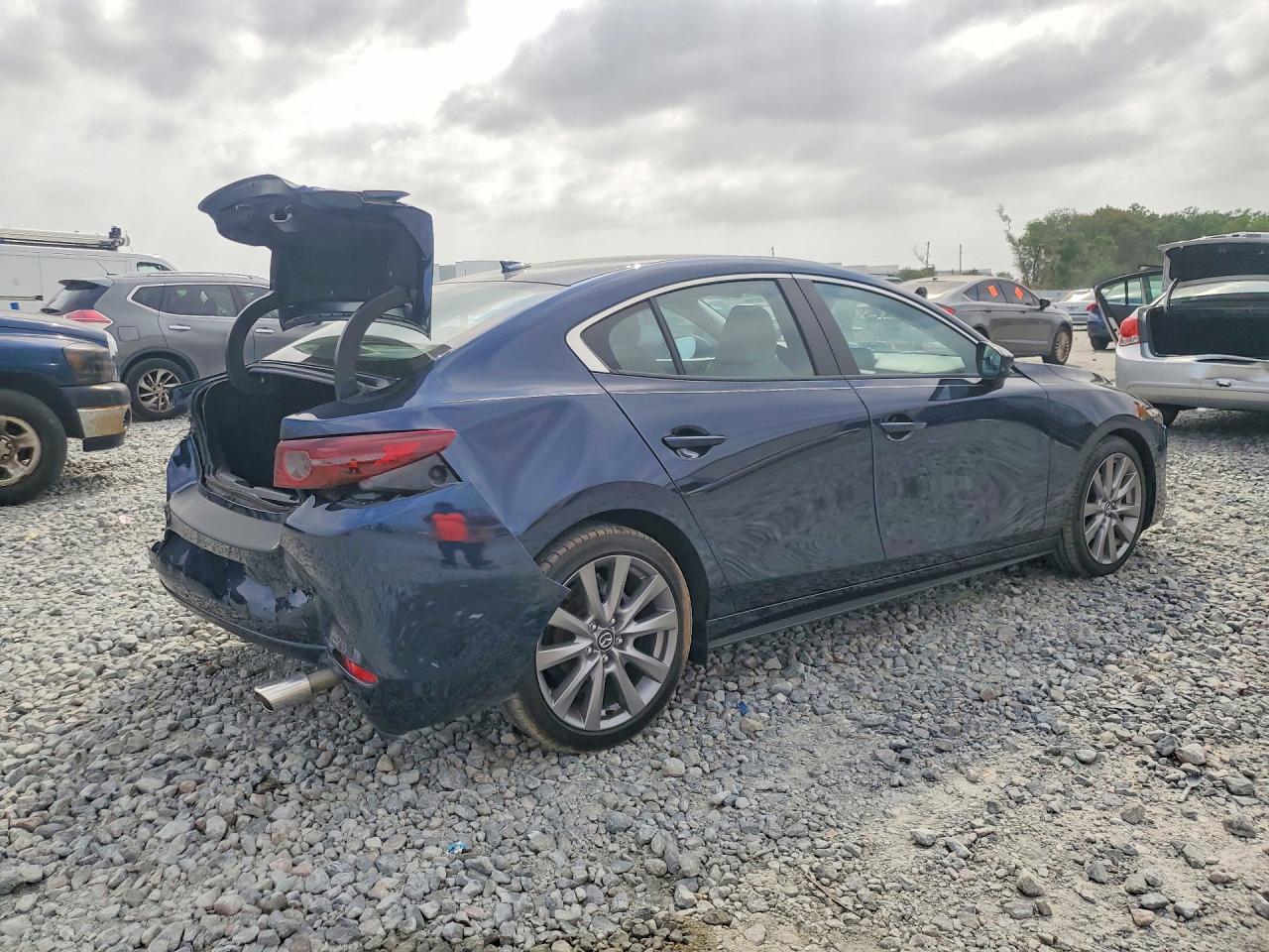 2020 Mazda 3 Preferred - Image 3