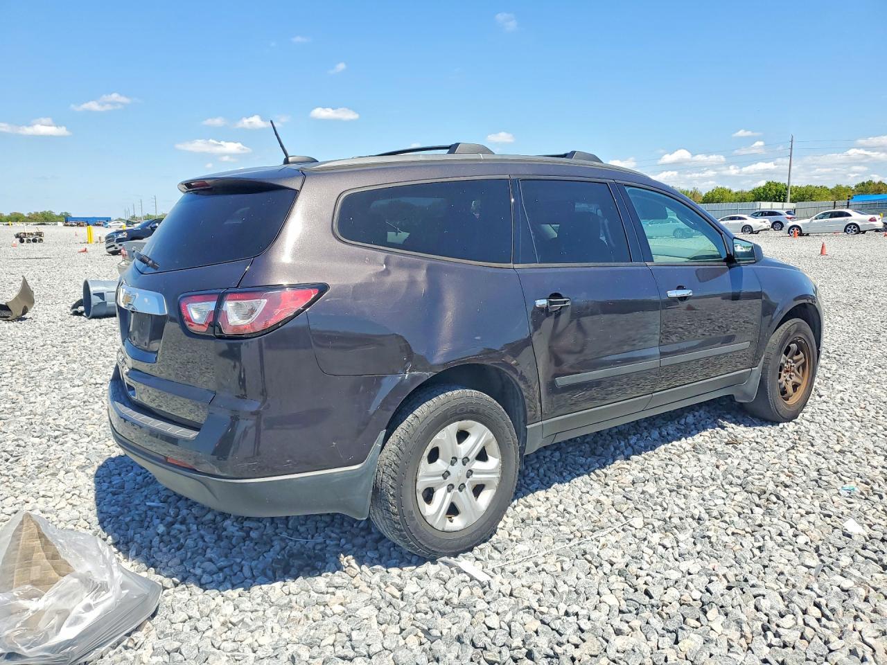 2017 Chevrolet Traverse Ls - Image 3