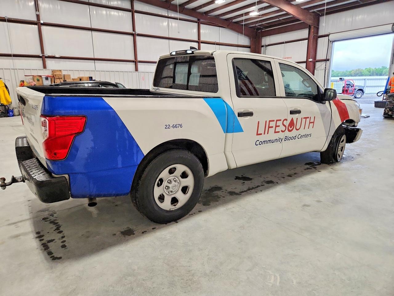 2022 Nissan Titan S - Image 3