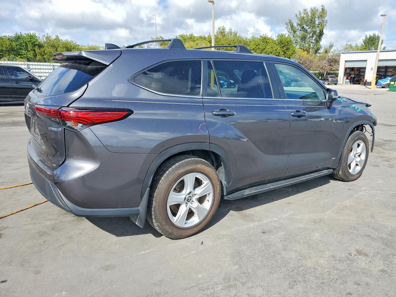 2023 Toyota Highlander Hybrid Le - Фото 3