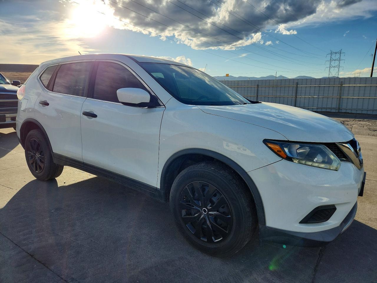 2016 Nissan Rogue S - Фото 4