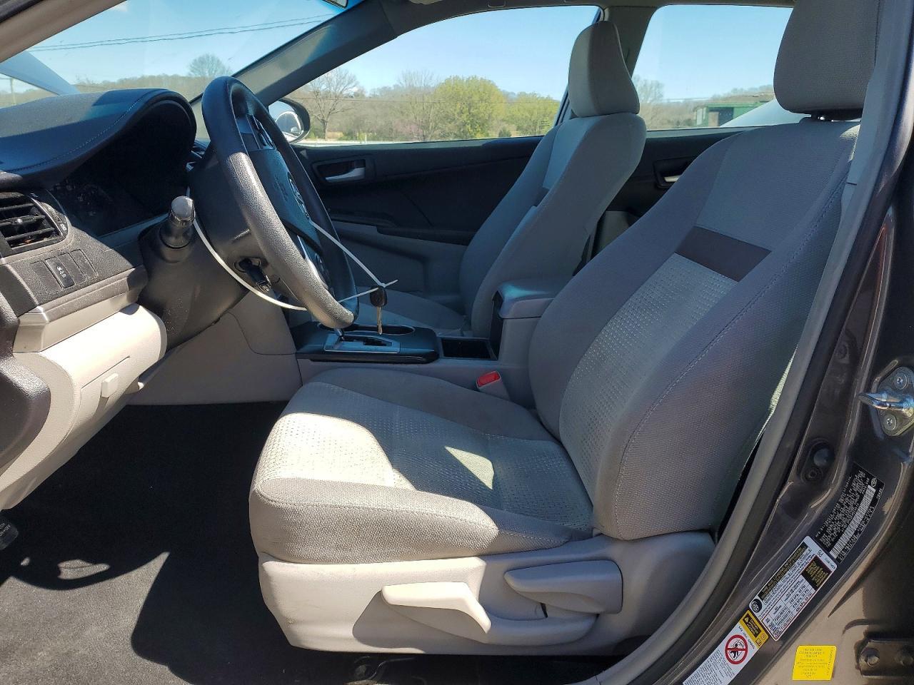 2014 Toyota Camry L - Фото 7