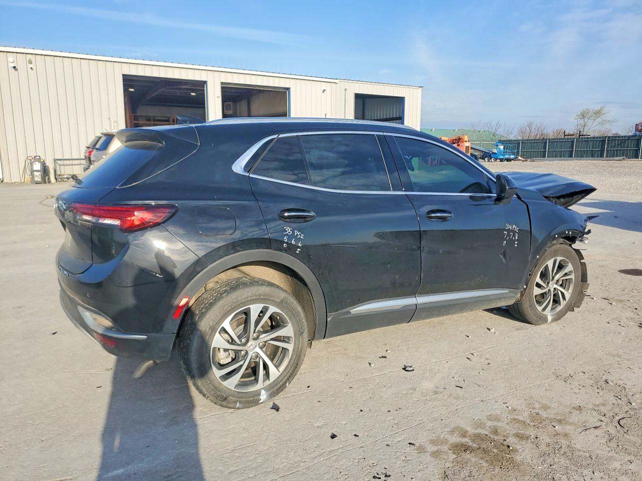 2023 Buick Envision Essence - Фото 3