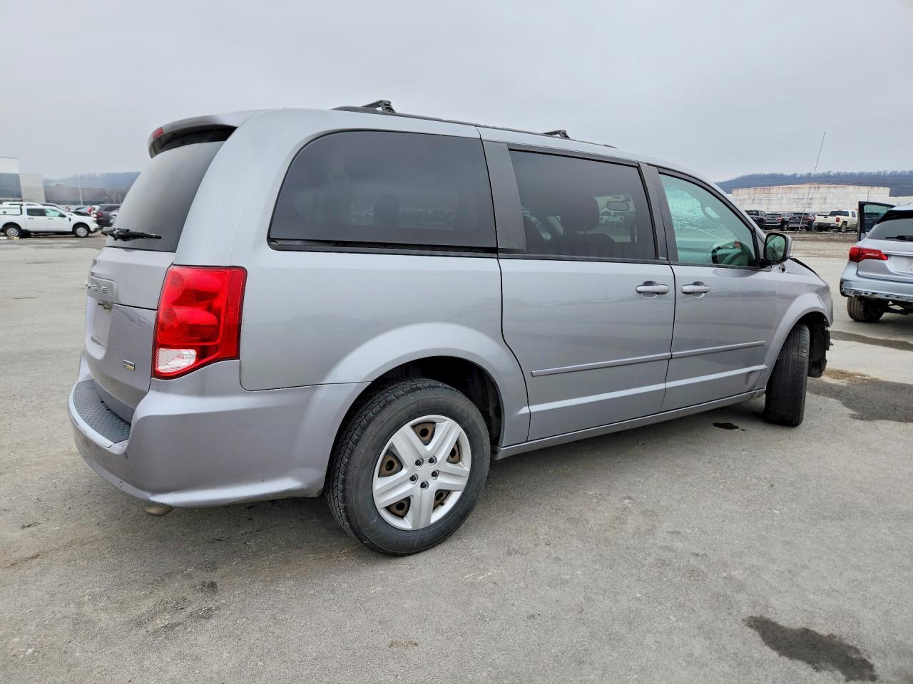 2013 Dodge Grand Caravan Sxt - Фото 3
