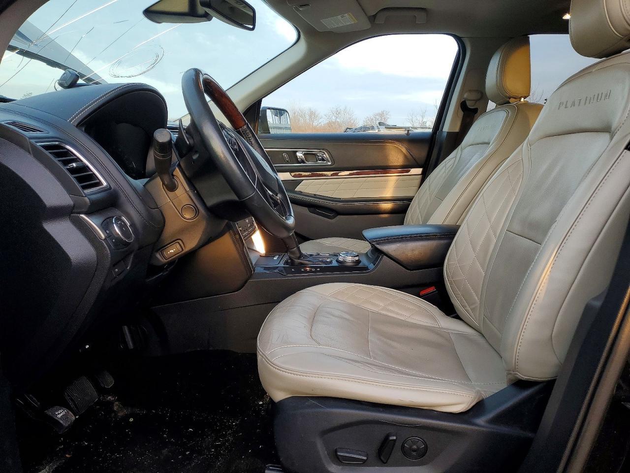 2019 Ford Explorer Platinum - Image 7