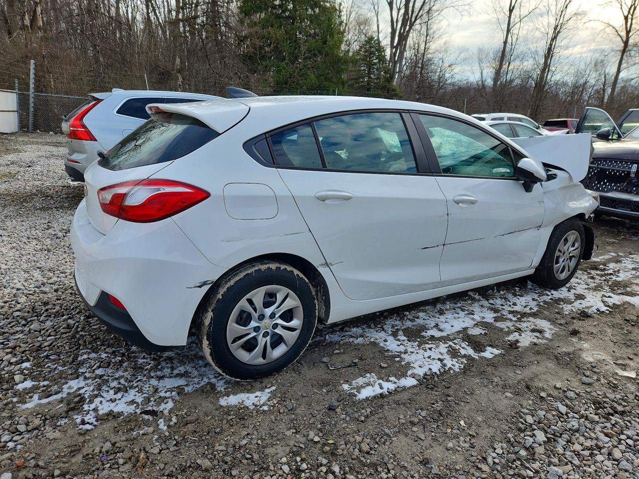2019 Chevrolet Cruze Ls - Фото 3