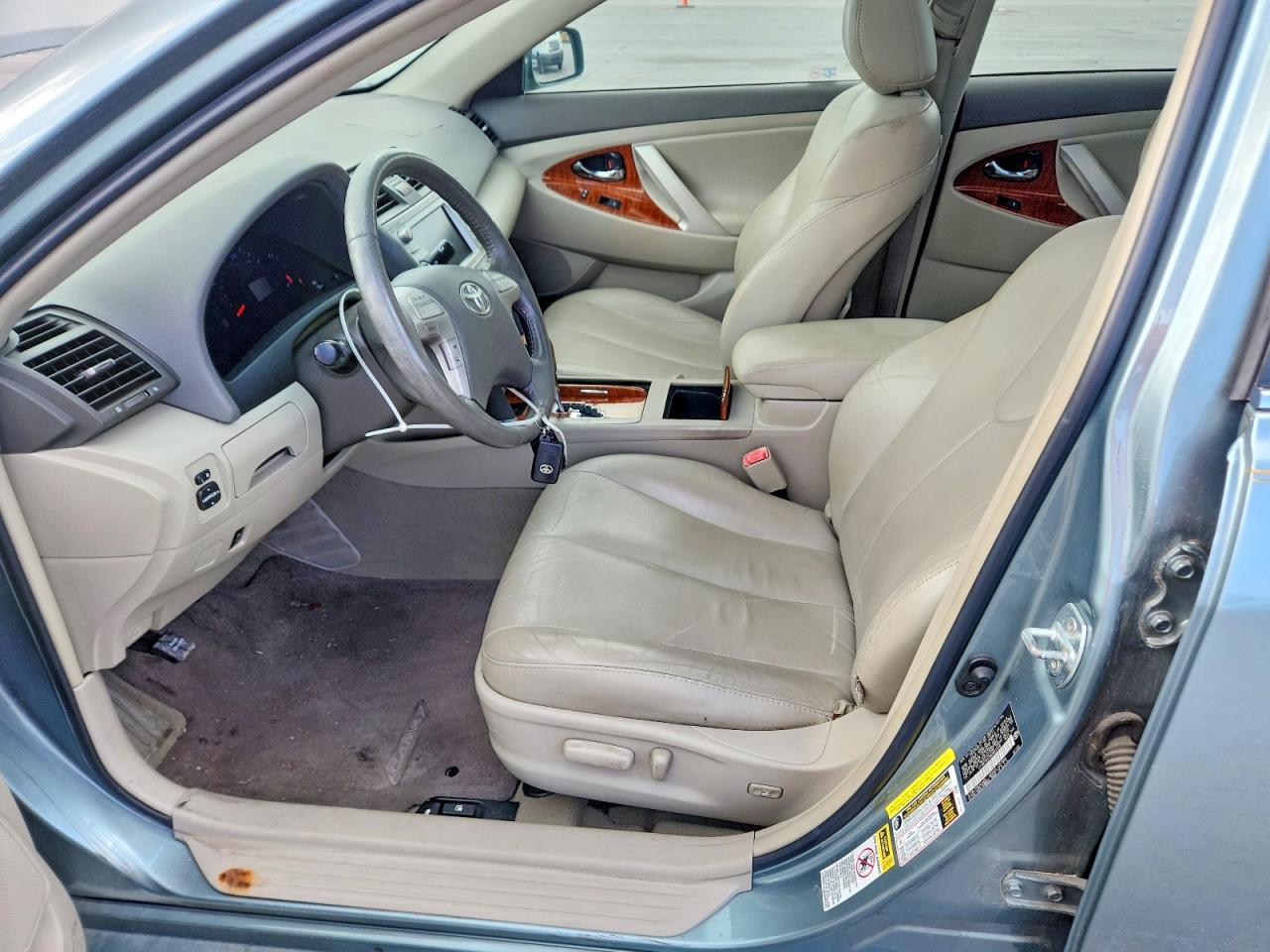 2011 Toyota Camry Xle V6 - Image 7